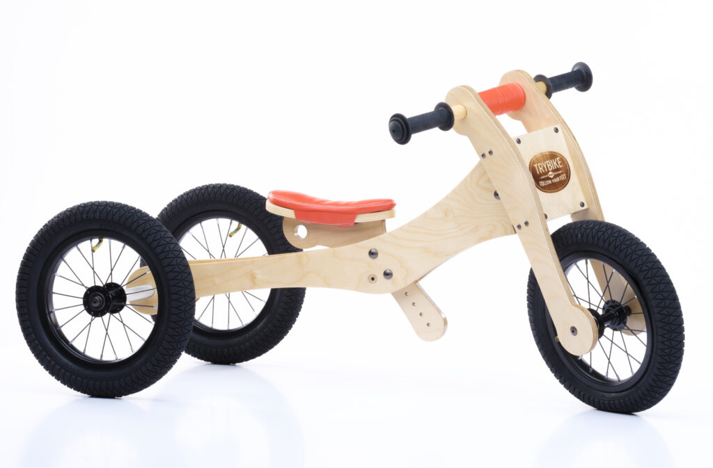 Trybike Wood jooksurattad on valmistatud veekindlast vineerist