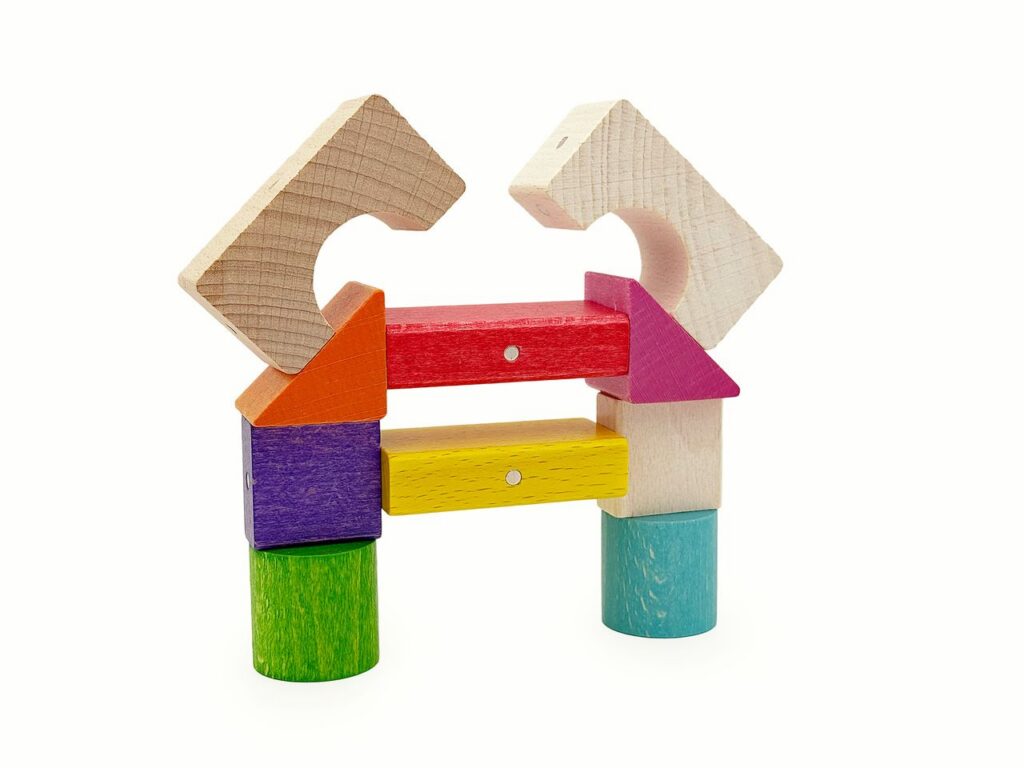 ökoloogilisest materjalist magnetklotsid on valmistatud puidust