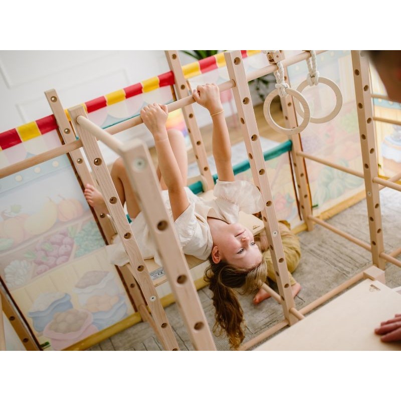 Kids Jungle puidust montessori mänguväljak sisaldab mitmeid mängimisväimalusi